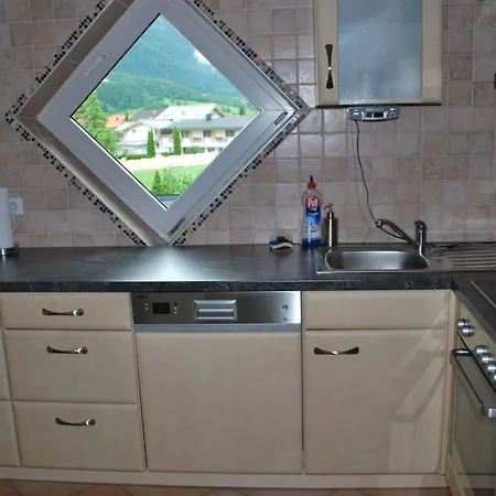 Kirstin Pfeifhofer *