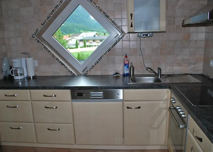 Kirstin Pfeifhofer *